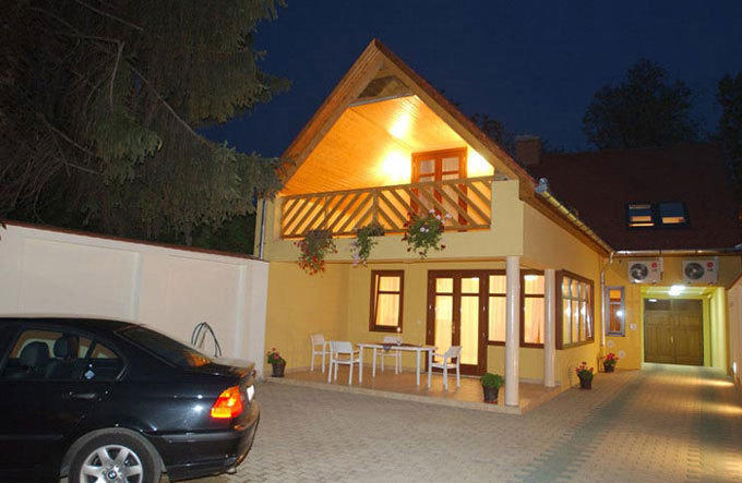 Aranykert Vendégház Eger Exterior foto